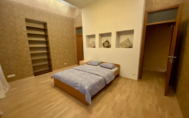 Trekhkomnatnye U Griffonov Apartments