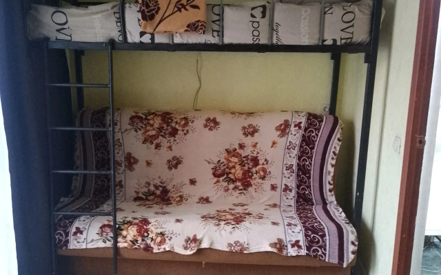 Yuzhny M Guest House