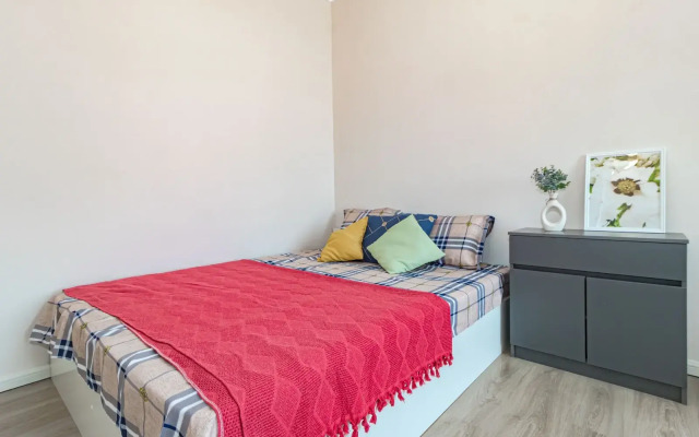Svetlye I Uyutnye S Dopolnitelnym Spalnym Mestom Apartments