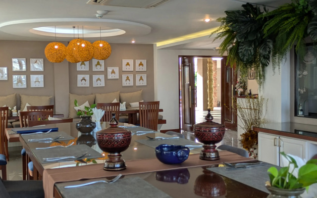 Отель Jaya Suites Hotel