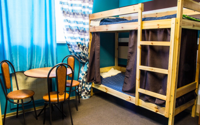 V Pitere Zhit Hostel