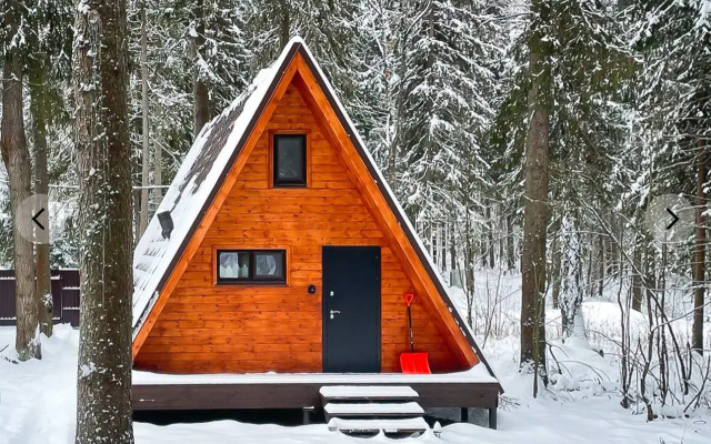 Гостевой дом А-фрейм с баней в лесу