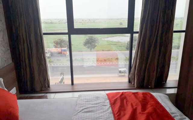 Maryland by Sky Stays Hotel