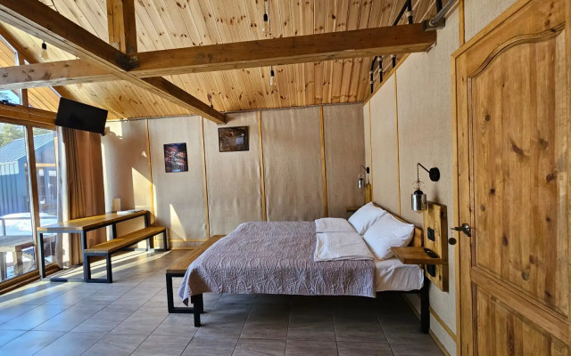Cherdak Hotel