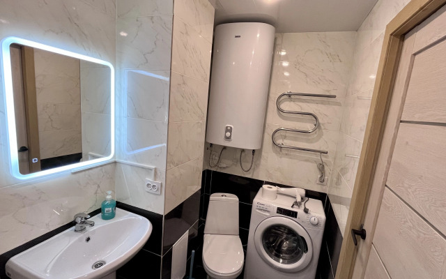 Uyutnaya yevrodvushkaryadom s vokzalom Flat