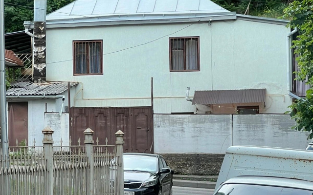 Bolshoy Dvukhetazhny s Mangalnoy Zonoy Private House