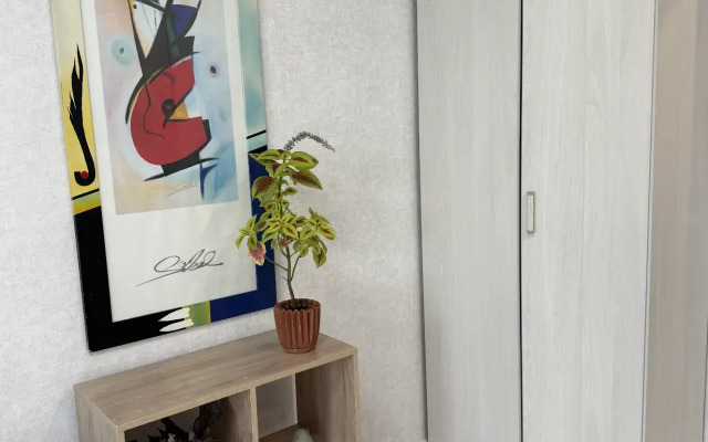 Квартира Уютная студия с новым ремонтом в тихом районе