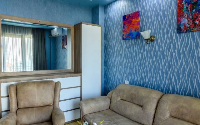Sunny Hotel