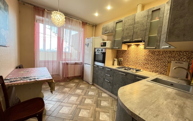 Royal Aurora Odnushka Na Sirenevoy Apartments