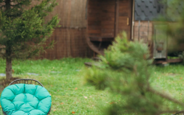 Частный дом с баней бочкой у воды и леса