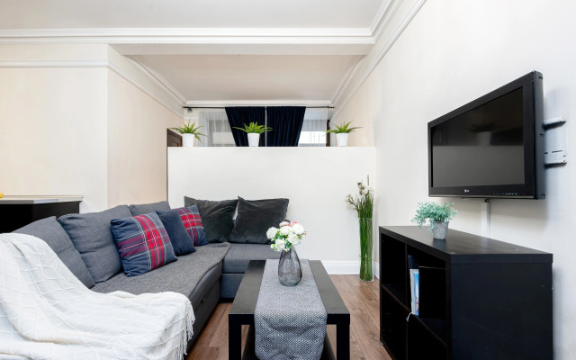 Квартира у Taвpичeского сада