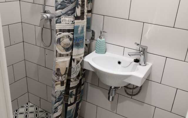 Apartment Studio 2 near Vosstaniya Square