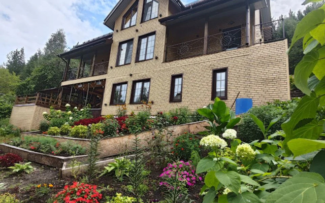 Radevichi Guest House
