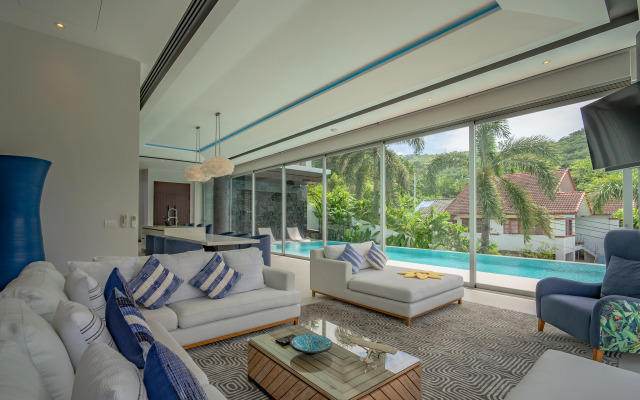 Luxury Infinity Pool Villa in Nai Harn Villa