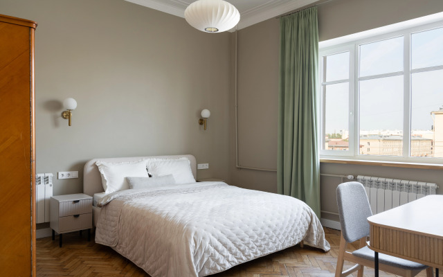 V Dome-Pamyatnike Arkhitektury Khkh Veka Flat
