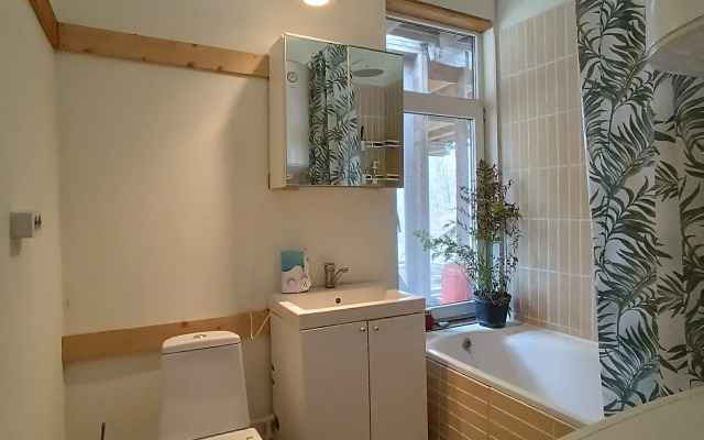 Uedinennoye v Tsentre Sochi Bungalow