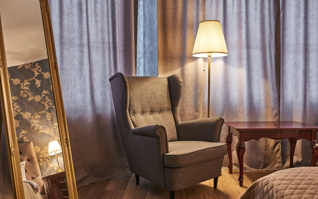 Prostornye Apartamenty u Yekaterininskogo Parka Flat