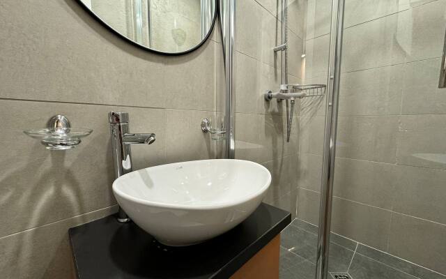 U Smolnogo Sobora I Naberezhnoy Reki Nevy Apartments
