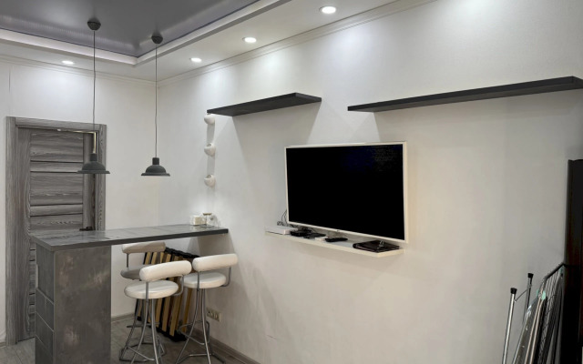 574 S Otdelnym Vkhodom I Mini-Kukhney Zhk Albatros Apartments