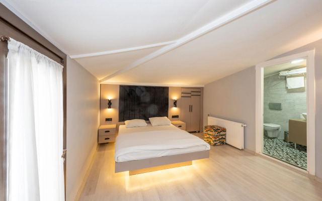 Cirrus Suites Apartment-hotel