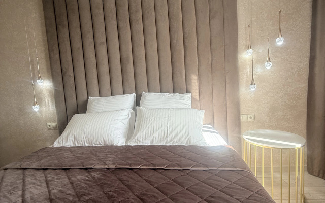Dizaynerskaya S Vidom Na Reku Flat