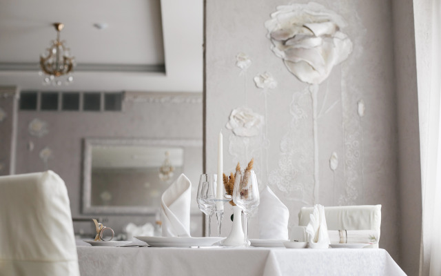 Almaz Hotel