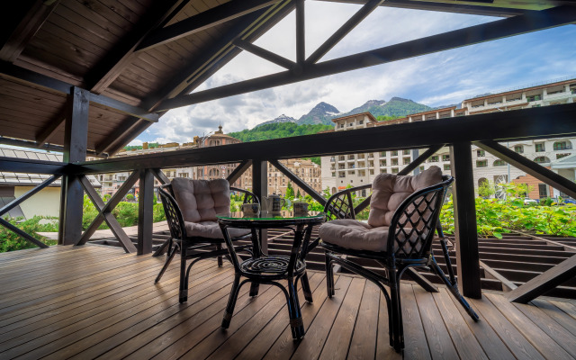 Esto-Sadok Private house
