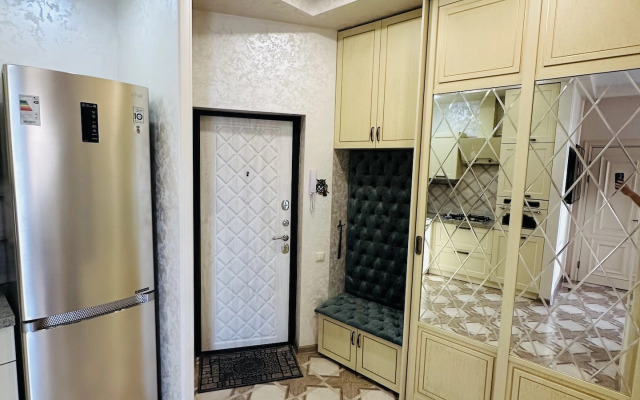 Na Nizhneimeretinskoy Ulitse 143 Flat