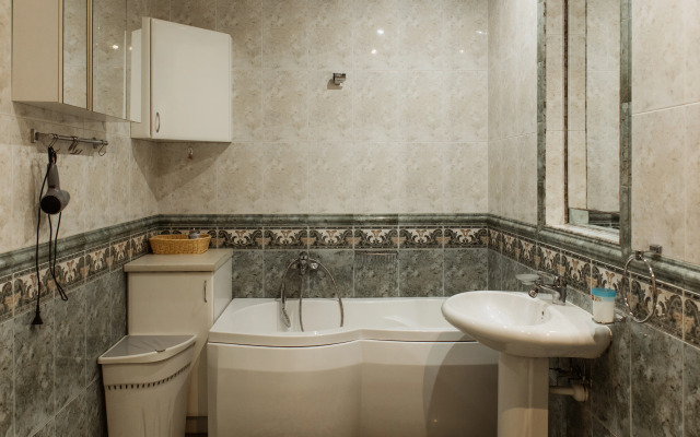 Апартаменты Трехкомнатные с камином в самом центре Новый дом