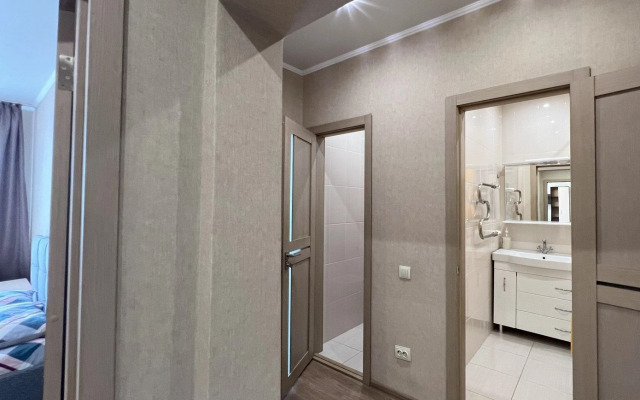 V Novom Dome V Tsentre Goroda Flat