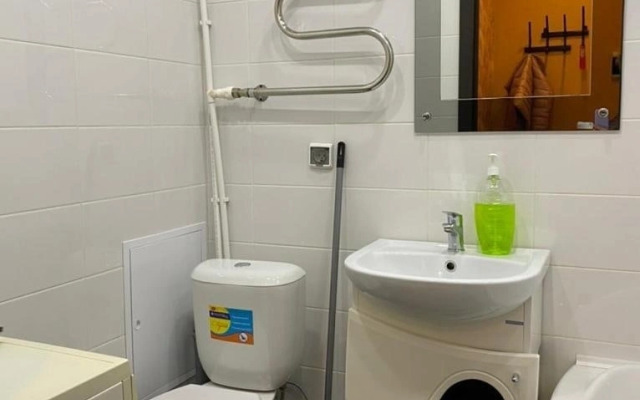 Na Kolmovskoy Naberezhnoy 71a Flat