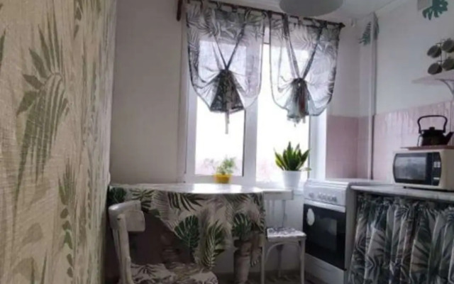 Chetyrekhkomnatnaya Kvartira Tsentr Flat