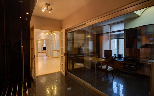 Апартаменты Апарт 24 у Эрмитажа с видом на реку Мойку