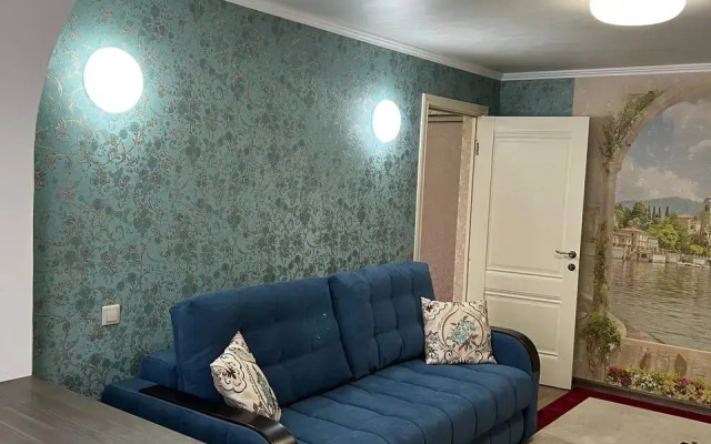 Na Chaykovskogo 6 Flat