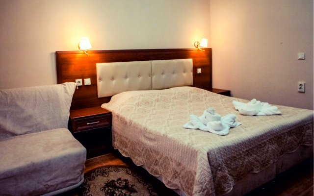 Lantana-Anzhela Hotel