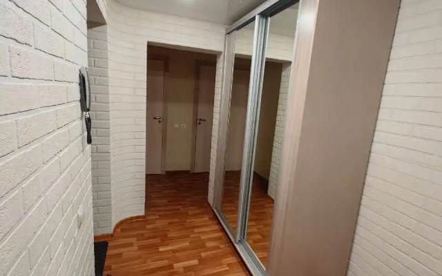 Uyutnaya Dvushka U Akvaparka Flat