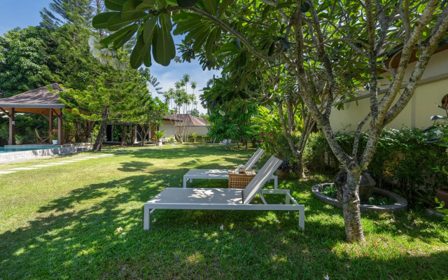 Emilia 3BR Private Pool Naiharn Villa