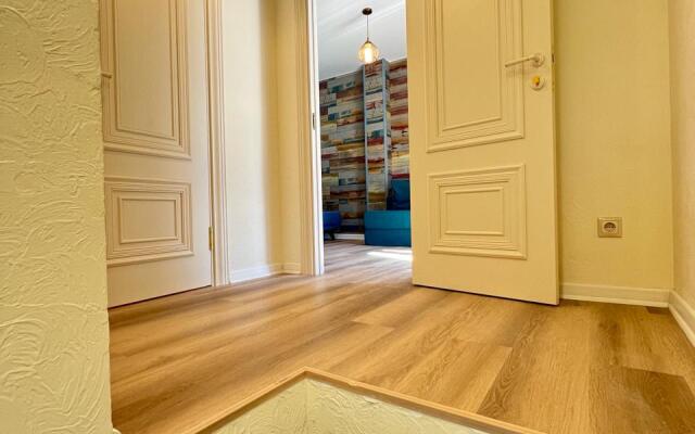 Apartamenty 3kh Komnatnye Dizaynerskie Apartamenty S Basseynom Apartments