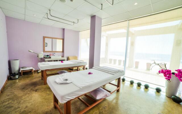 Olalani Resort  Hotel And Condotel