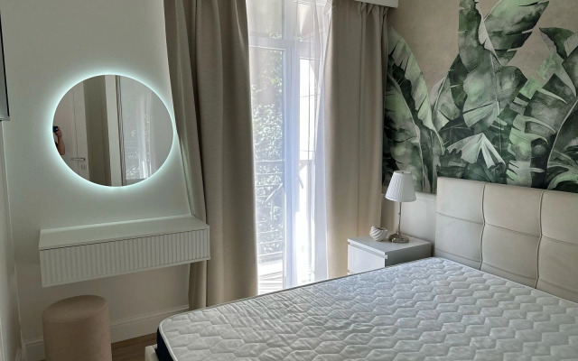 Sovremennaya V Tsentre Adlera Flat