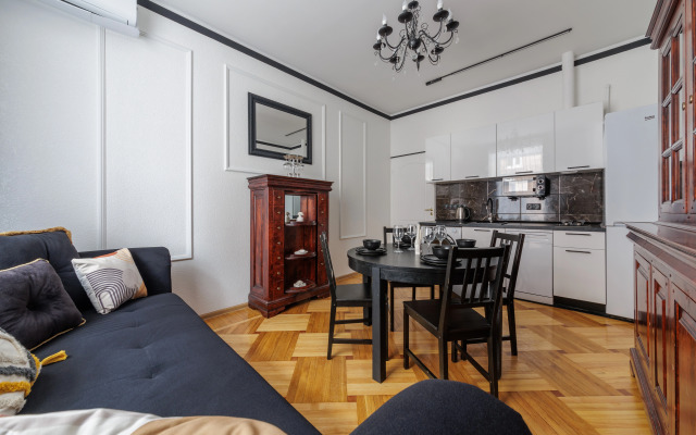 Апартаменты Трехкомнатные у Площади Восстания 10 гостей