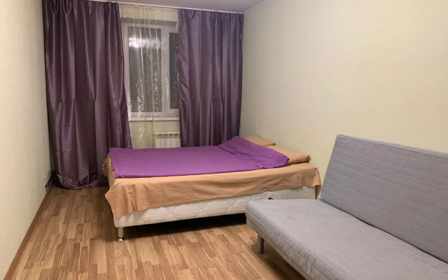 Na Ordzhonikidze 6B Flat