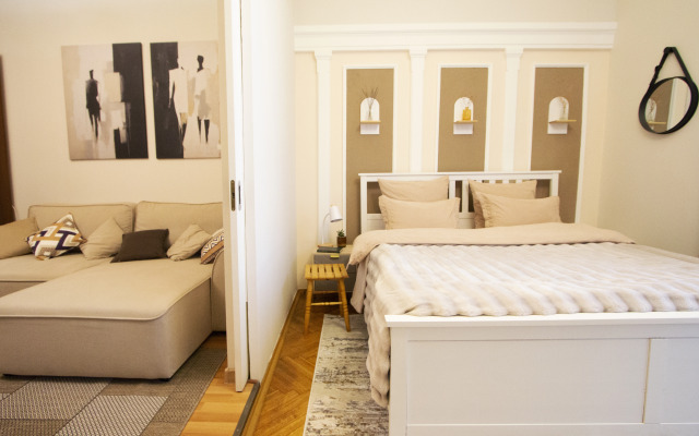 Na Tverskoy Flat