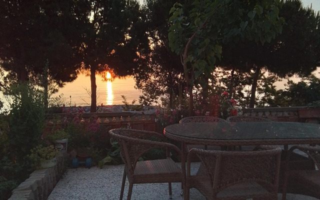 Частный дом Gerze Beyaz Yalı Tatil Evi