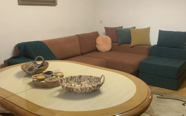 Квартира 2-х комнатная в центре посёлка Тульского