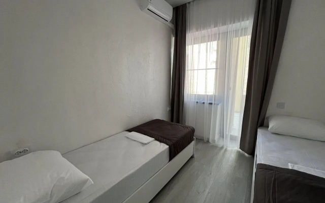 Апартаменты на Светлой 18 (205)