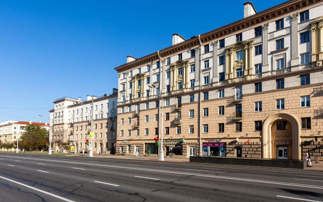 Na Ploschadi Pobedy Apartments