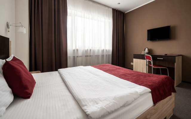 Maksim Hotel