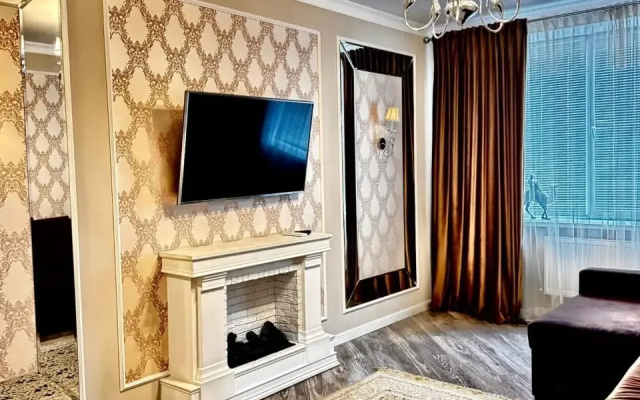Квартира Lux Apartments