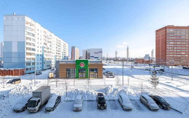 Ryadom S Sk Zarya Titova 238 Apartments
